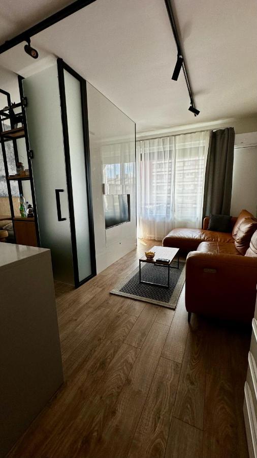 Lux Radnica Appartment Center- Free Parking 科希策 外观 照片